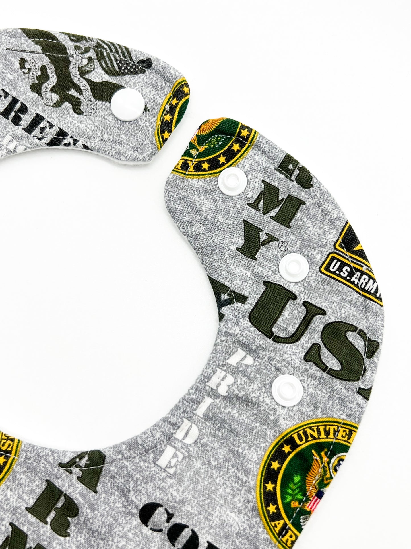 Army Strong Feeding Bib